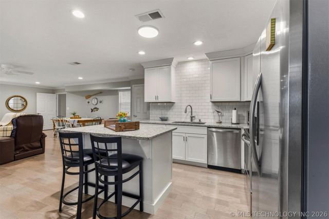 1613 Waters, Kingston, OK 73439