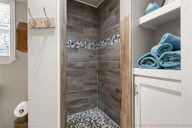 1613 Waters, Kingston, OK 73439