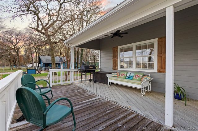 1613 Waters, Kingston, OK 73439