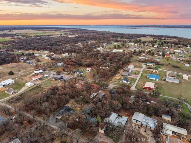 1613 Waters, Kingston, OK 73439