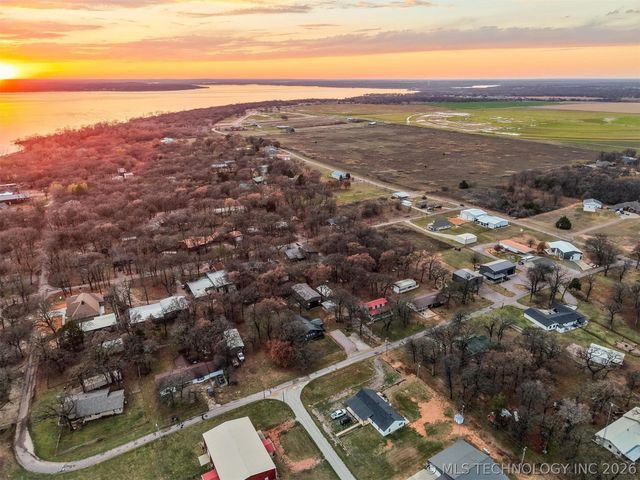 1613 Waters, Kingston, OK 73439