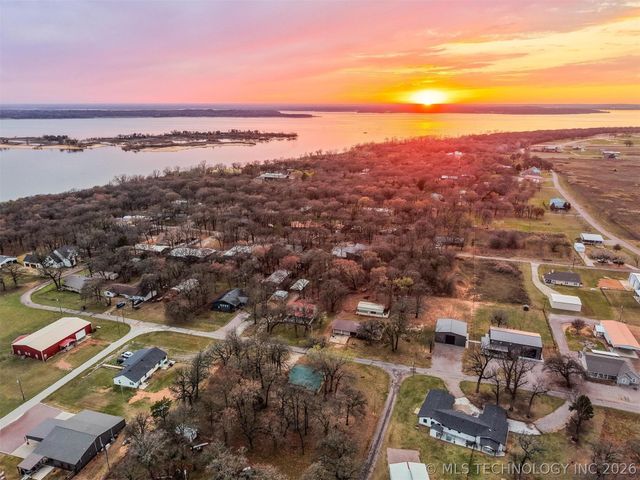 1613 Waters, Kingston, OK 73439