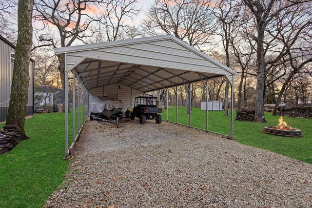 1613 Waters, Kingston, OK 73439