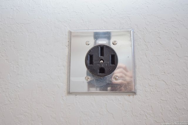 8406 Via Pisa, San Antonio, TX 78227