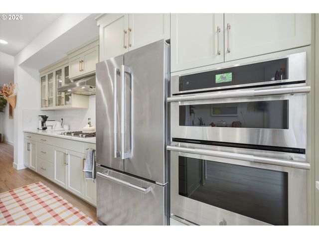 1408 Se GLENWOOD St 2, Portland, OR 97202
