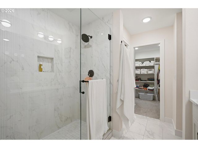 1408 Se GLENWOOD St 2, Portland, OR 97202