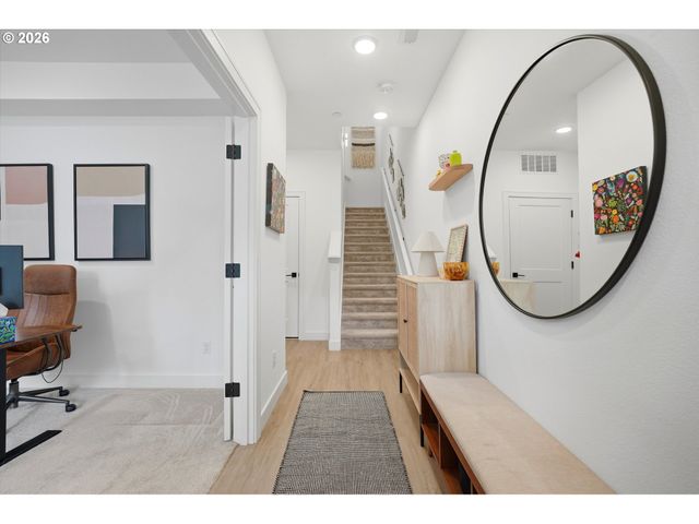 1408 Se GLENWOOD St 2, Portland, OR 97202