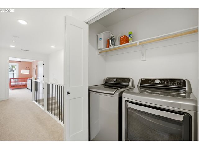 1408 Se GLENWOOD St 2, Portland, OR 97202