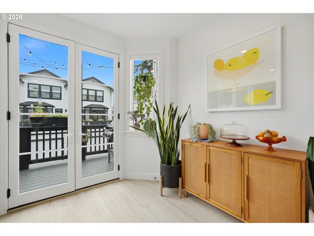 1408 Se GLENWOOD St 2, Portland, OR 97202
