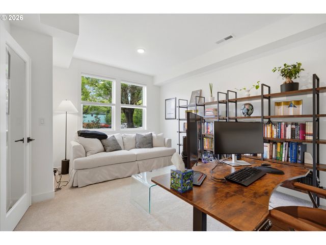 1408 Se GLENWOOD St 2, Portland, OR 97202