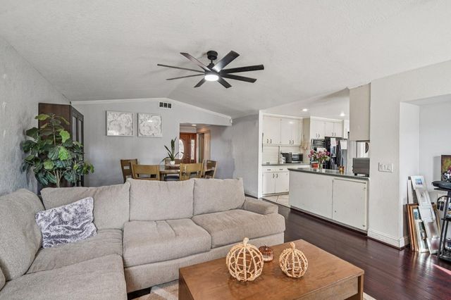 1602 Venetian Dr, Stockton, CA 95207