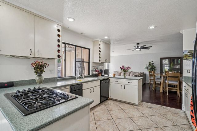 1602 Venetian Dr, Stockton, CA 95207