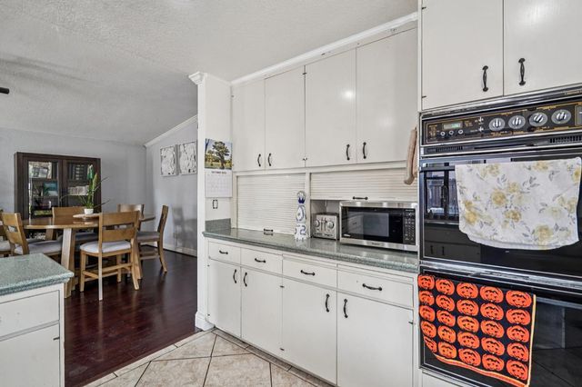 1602 Venetian Dr, Stockton, CA 95207