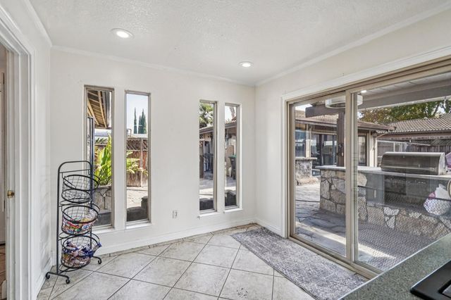 1602 Venetian Dr, Stockton, CA 95207