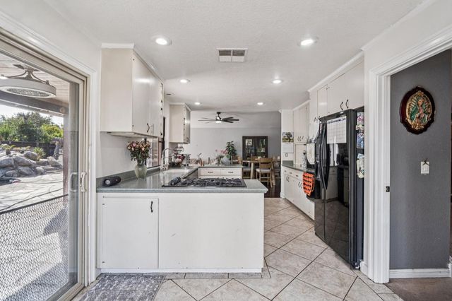 1602 Venetian Dr, Stockton, CA 95207