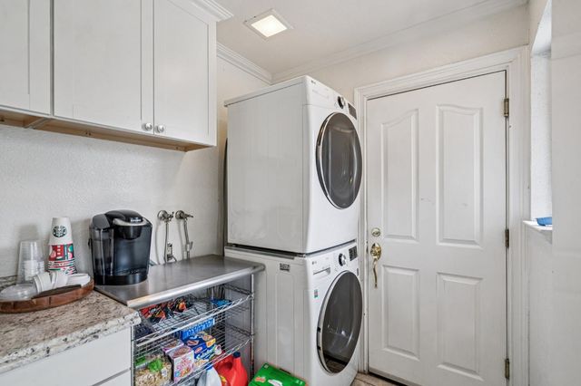 1602 Venetian Dr, Stockton, CA 95207