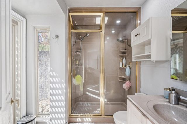 1602 Venetian Dr, Stockton, CA 95207