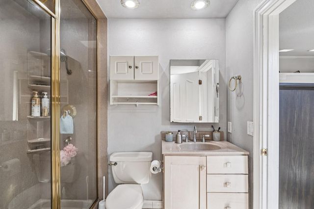 1602 Venetian Dr, Stockton, CA 95207