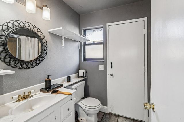 1602 Venetian Dr, Stockton, CA 95207