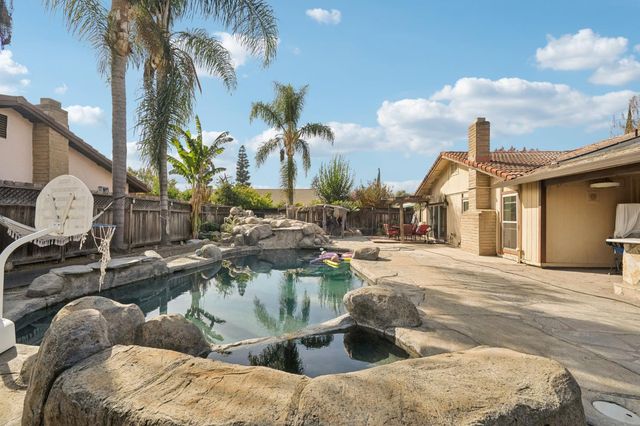 1602 Venetian Dr, Stockton, CA 95207