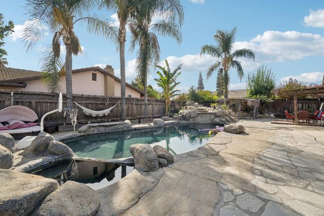 1602 Venetian Dr, Stockton, CA 95207