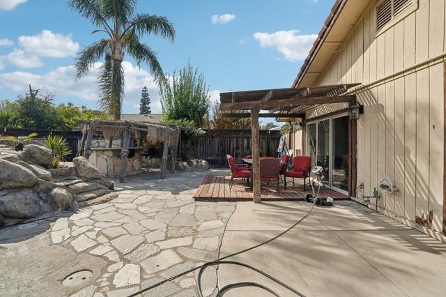 1602 Venetian Dr, Stockton, CA 95207