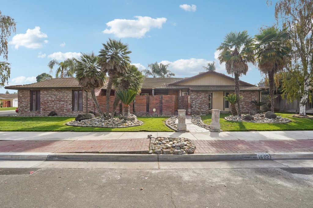 1602 Venetian Dr, Stockton, CA 95207