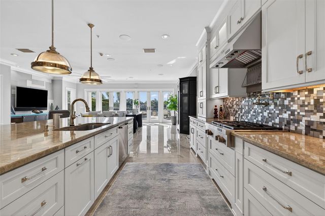 1009 ROYAL PASS ROAD, Tampa, FL 33602