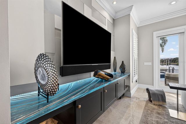 1009 ROYAL PASS ROAD, Tampa, FL 33602