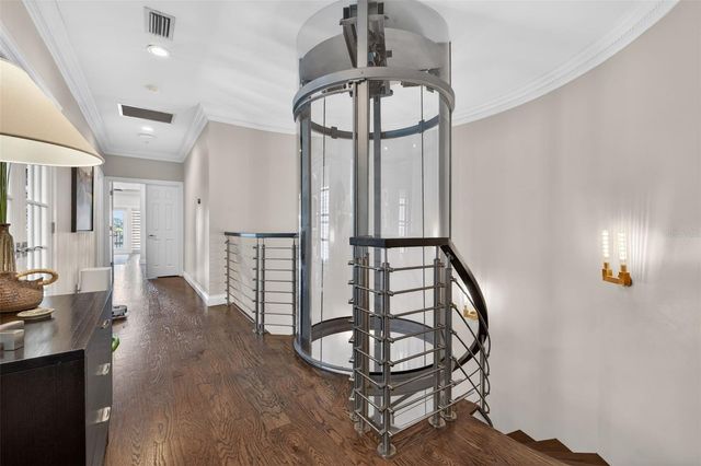 1009 ROYAL PASS ROAD, Tampa, FL 33602