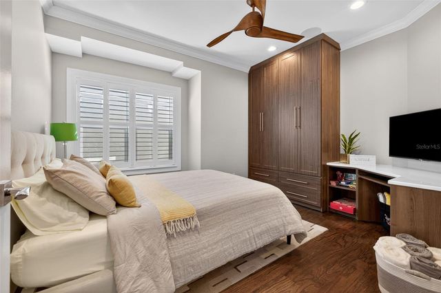 1009 ROYAL PASS ROAD, Tampa, FL 33602