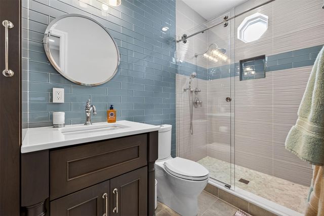 1009 ROYAL PASS ROAD, Tampa, FL 33602