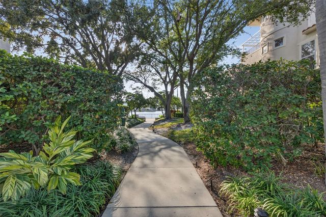 1009 ROYAL PASS ROAD, Tampa, FL 33602