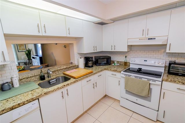 13100 SW 11th Court 107C, Pembroke Pines, FL 33027