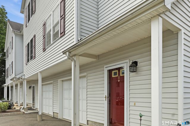 11 Mannions Lane 8, Danbury, CT 06810