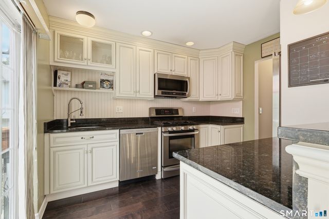 11 Mannions Lane 8, Danbury, CT 06810