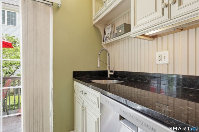 11 Mannions Lane 8, Danbury, CT 06810