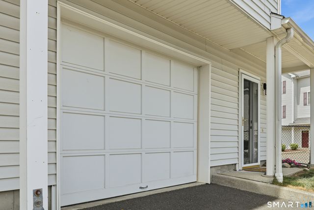 11 Mannions Lane 8, Danbury, CT 06810