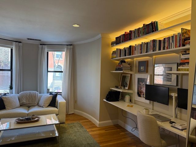 108 Gainsborough St 102W, Boston, MA 02115