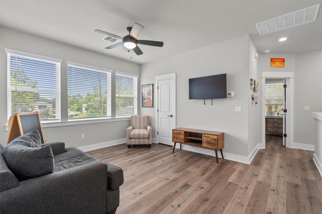 1810 Piedmont Ave, Austin, TX 78757