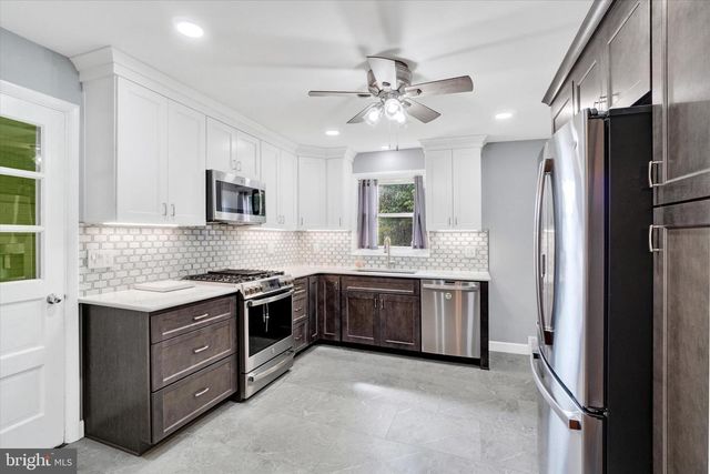 2200 EASTERN BLVD, York, PA 17402