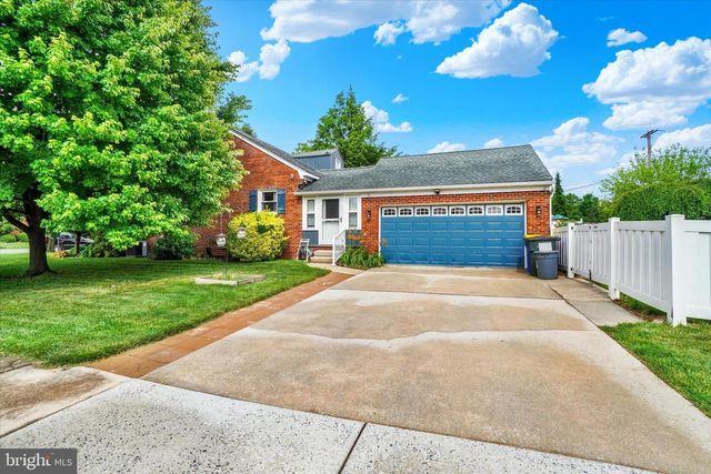 2200 EASTERN BLVD, York, PA 17402