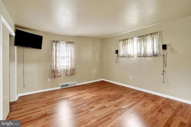 2200 EASTERN BLVD, York, PA 17402