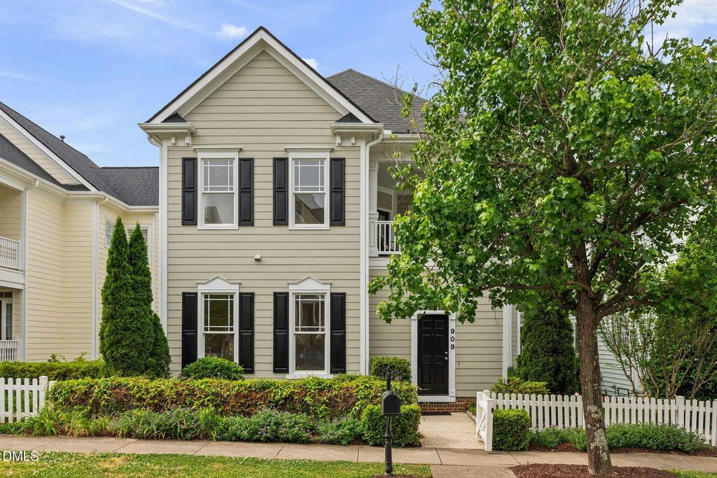 909 Carpenter Town Lane, Cary, NC 27519