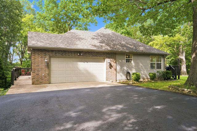 1367 Glossip Avenue, Highlandville, MO 65669