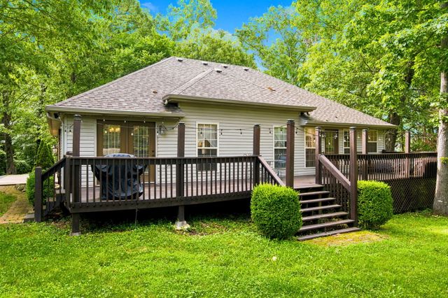 1367 Glossip Avenue, Highlandville, MO 65669