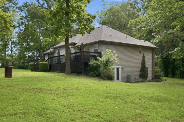 1367 Glossip Avenue, Highlandville, MO 65669