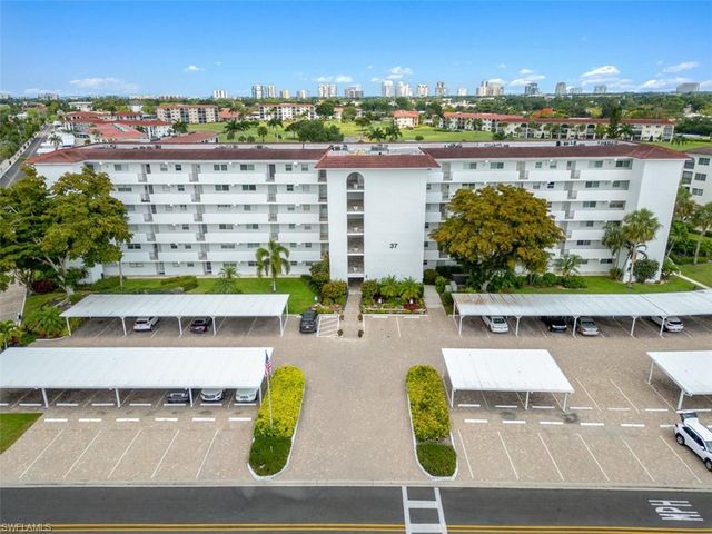 37 High Point CIR E 208, Naples, FL 34103