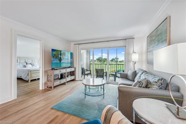 37 High Point CIR E 208, Naples, FL 34103