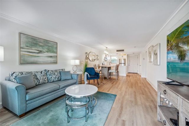 37 High Point CIR E 208, Naples, FL 34103